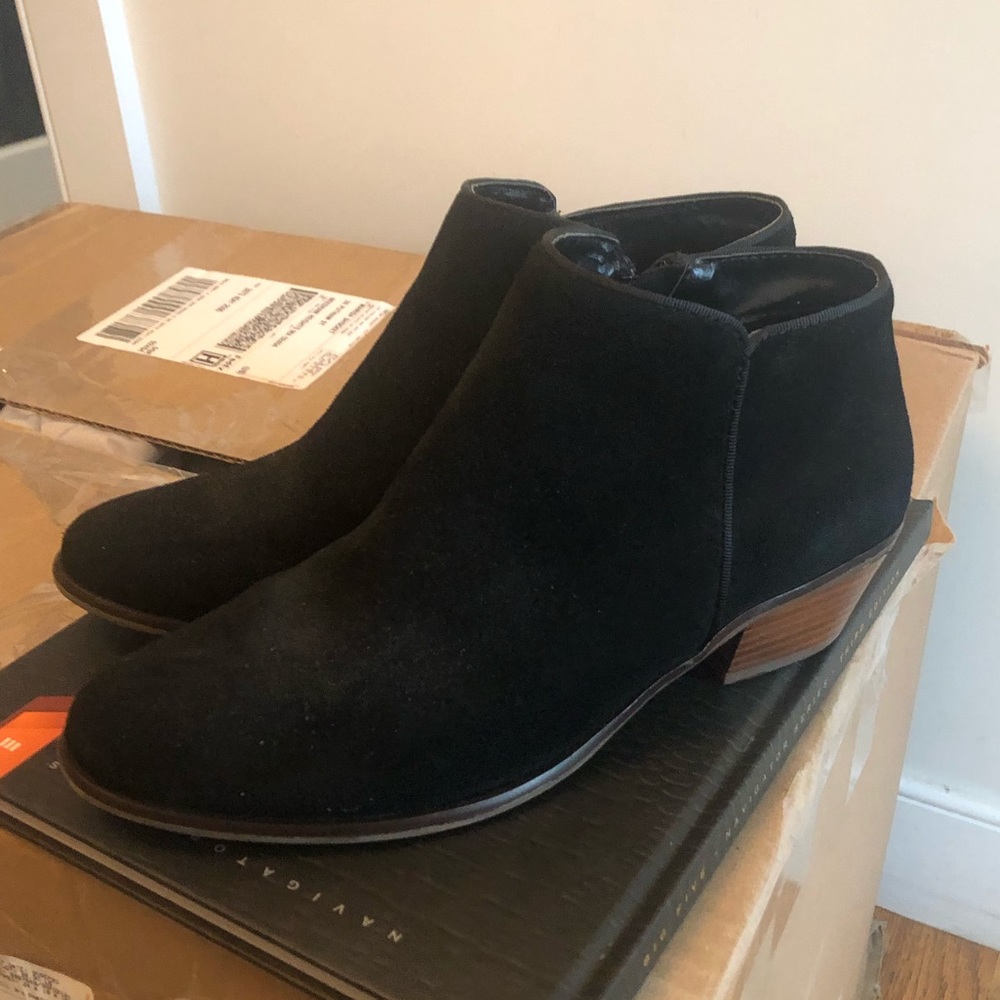 Crown vintage unworn booties